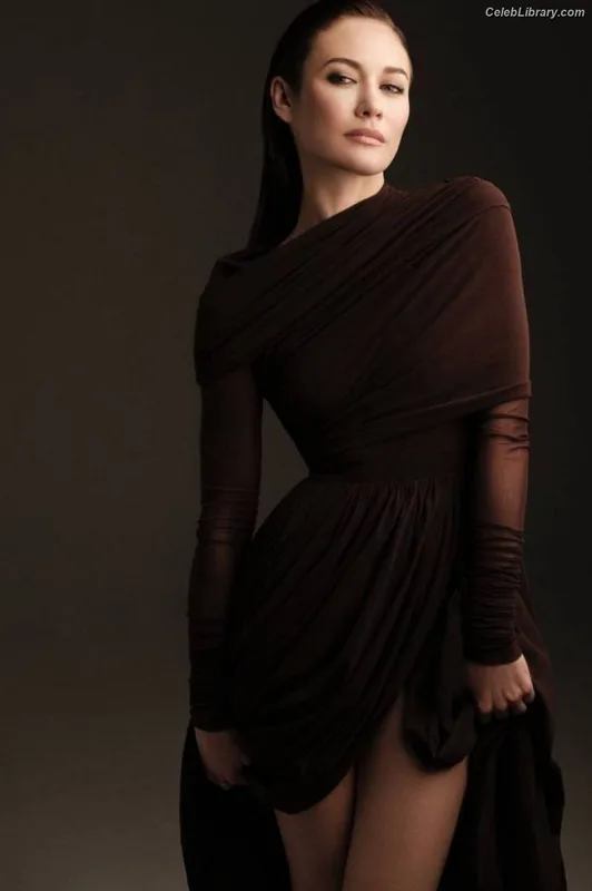 Olga Kurylenko photo 10 of 310