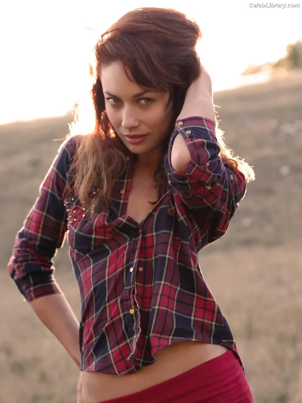 Olga Kurylenko photo 18 of 310