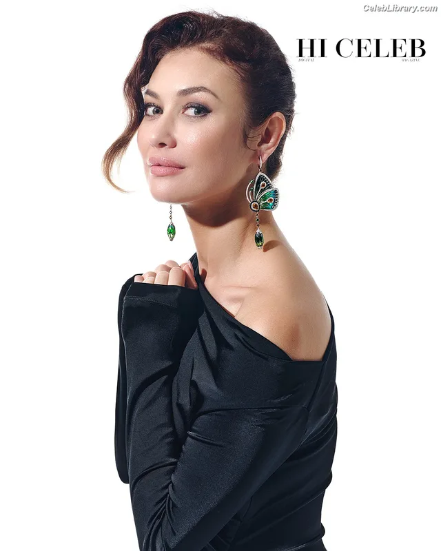 Olga Kurylenko photo 13 of 310