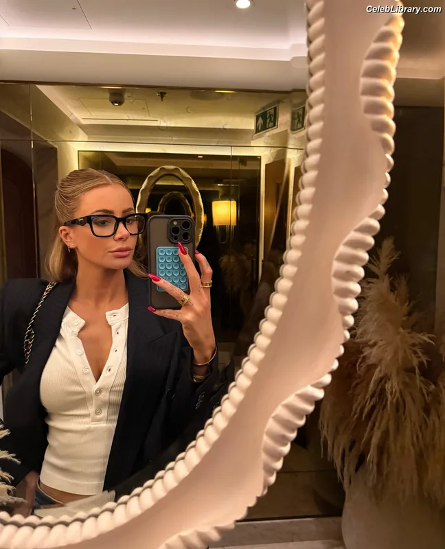 Olivia Attwood photo 10 of 107