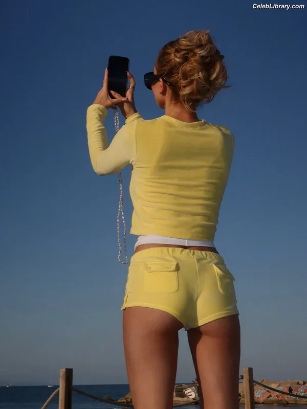 Olivia Attwood photo 23 of 107