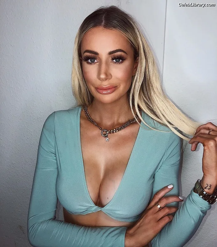 Olivia Attwood photo 7 of 107