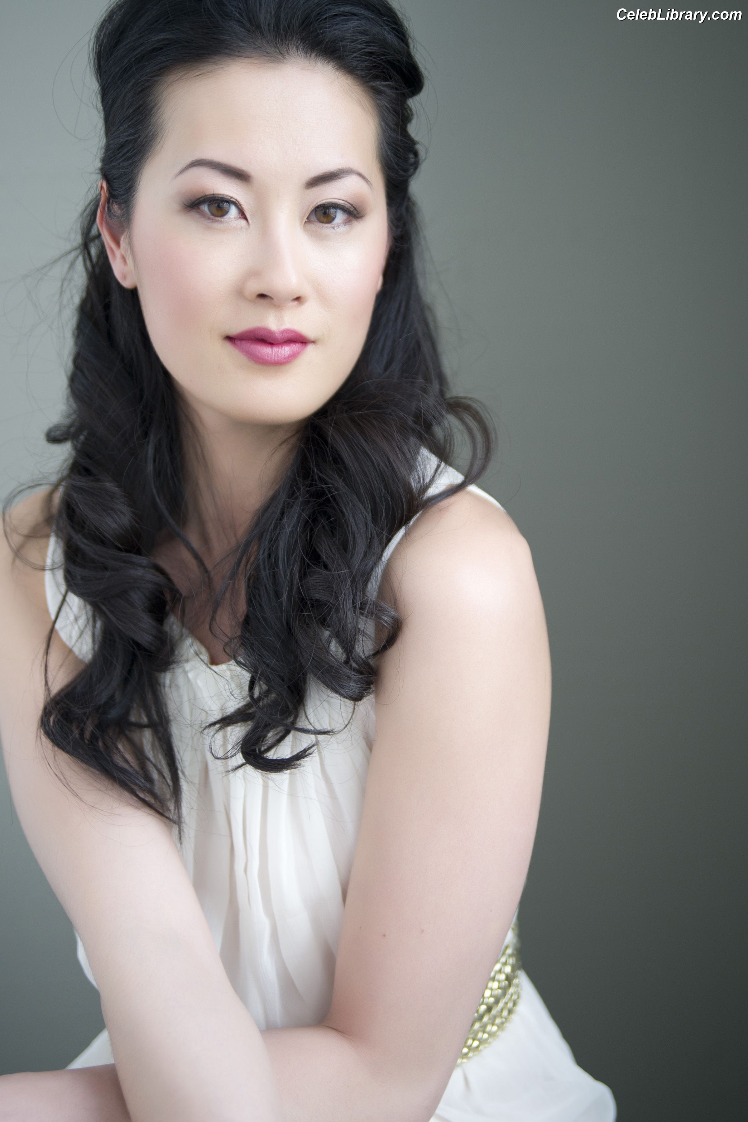 Olivia Cheng photo 10 of 23