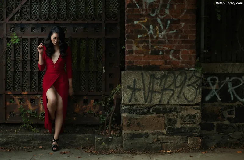 Olivia Cheng photo 20 of 23