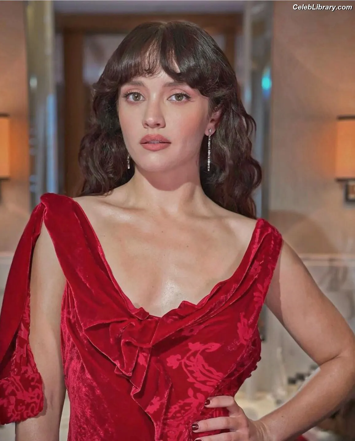 Olivia Cooke photo 18 of 600