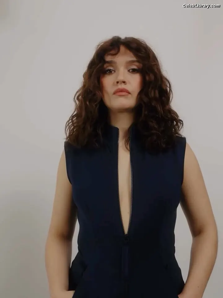 Olivia Cooke photo 8 of 600
