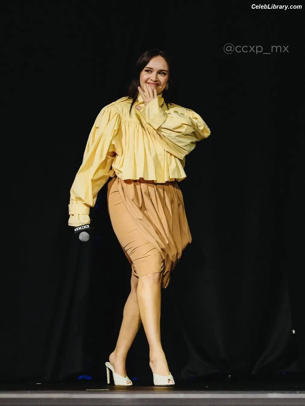 Olivia Cooke photo 1 of 600