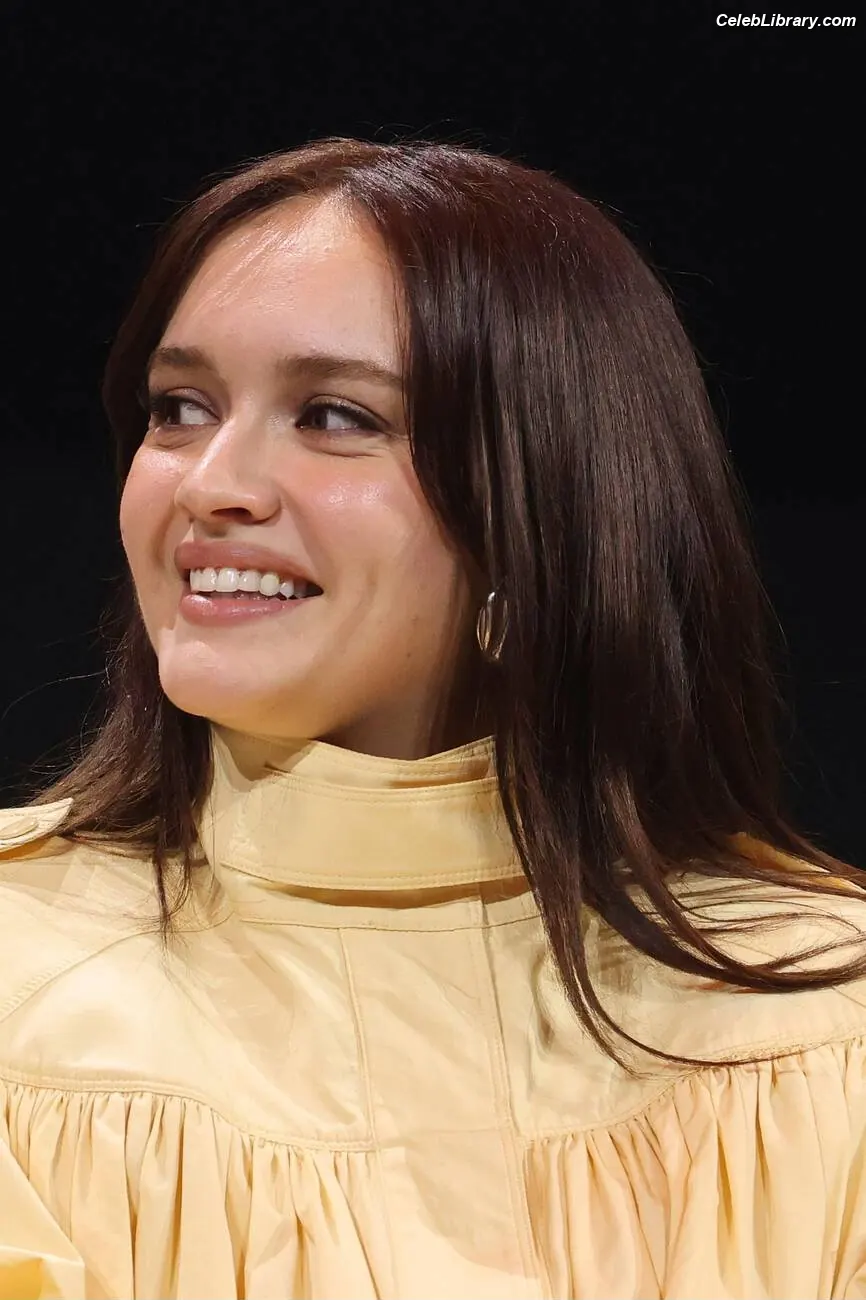 Olivia Cooke photo 16 of 600
