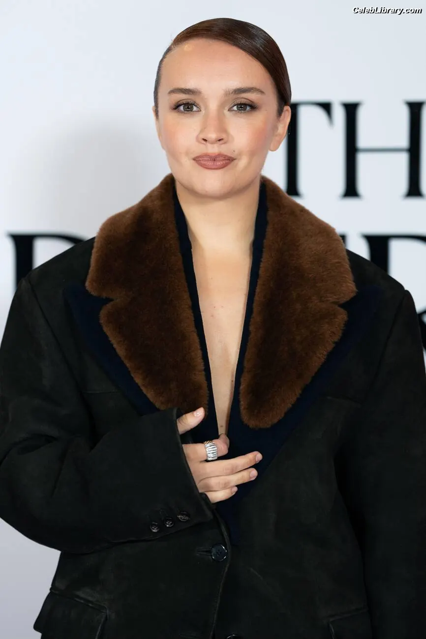 Olivia Cooke photo 16 of 600