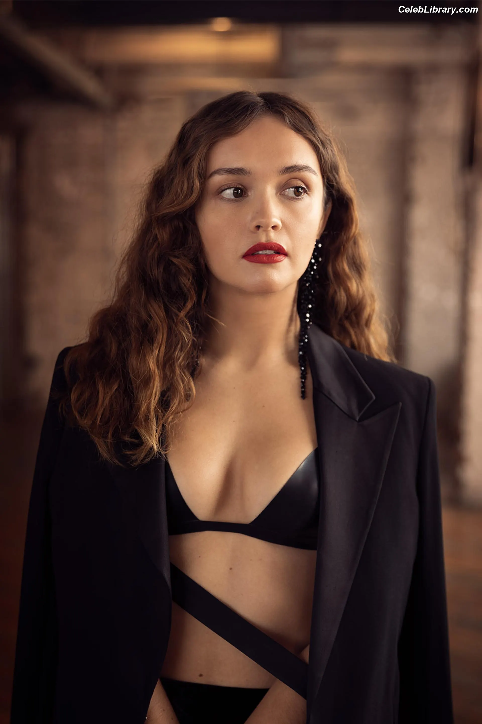 Olivia Cooke photo 9 of 600