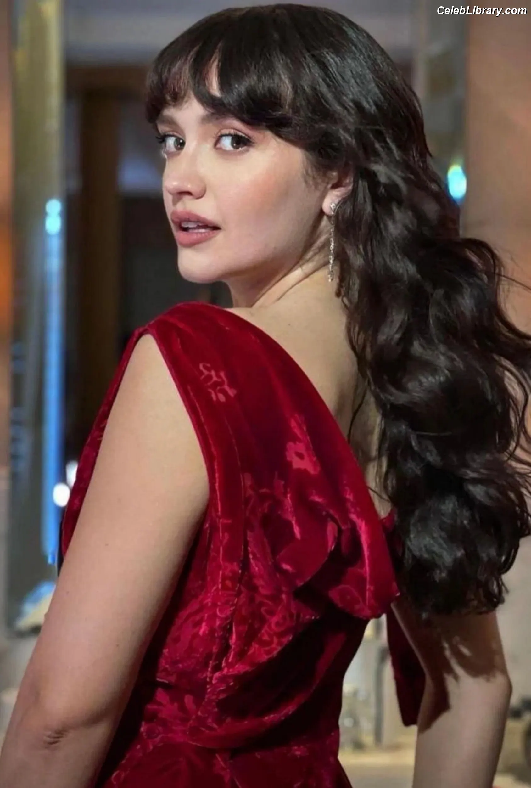 Olivia Cooke photo 1 of 600