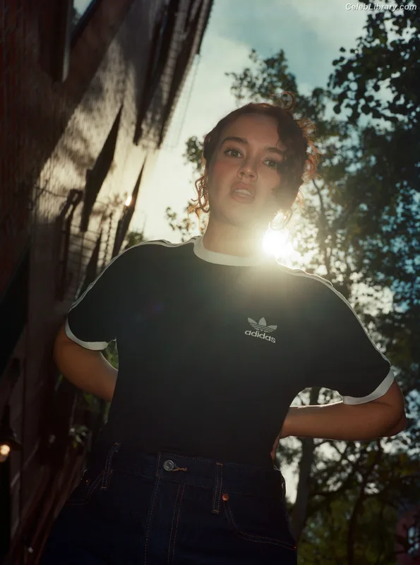 Olivia Cooke photo 3 of 601