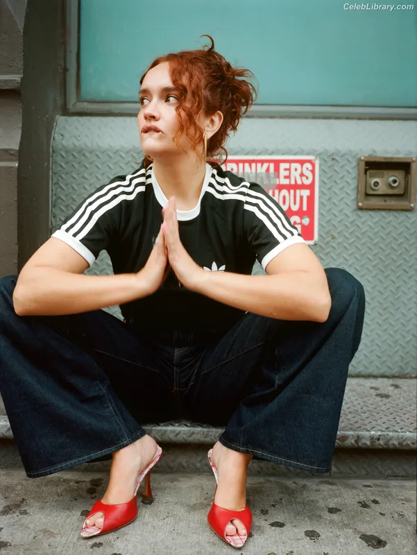 Olivia Cooke photo 6 of 601