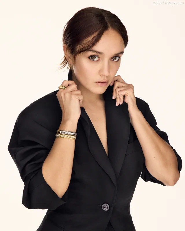Olivia Cooke photo 8 of 601