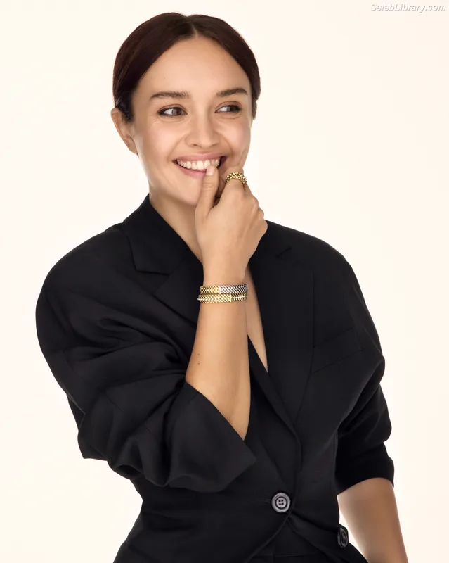 Olivia Cooke photo 9 of 601