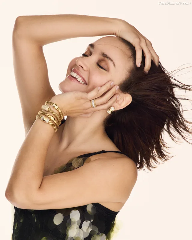 Olivia Cooke photo 11 of 601
