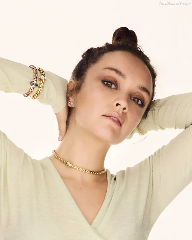 Olivia Cooke photo 14 of 601