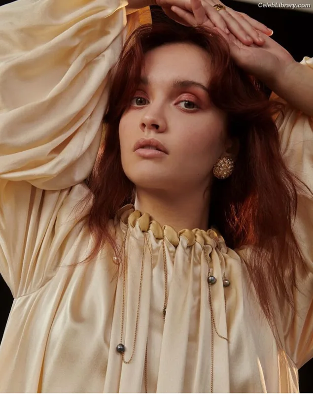 Olivia Cooke photo 17 of 601