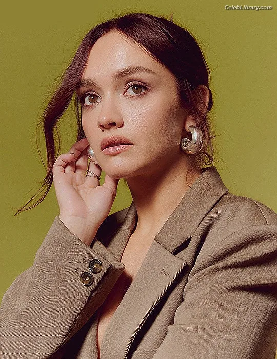 Olivia Cooke photo 1 of 601