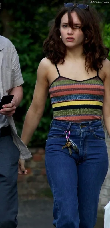 Olivia Cooke photo 17 of 601