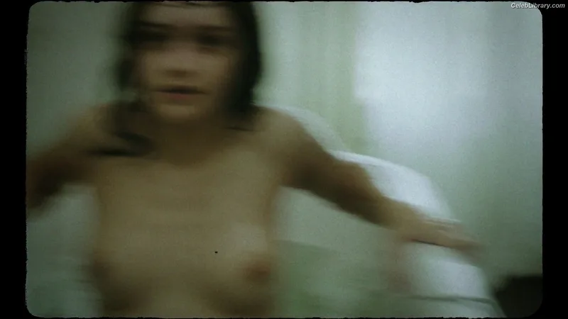 Olivia Cooke photo 19 of 601