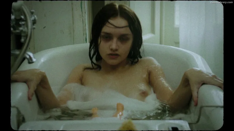 Olivia Cooke photo 21 of 601