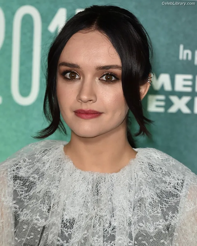Olivia Cooke photo 23 of 601