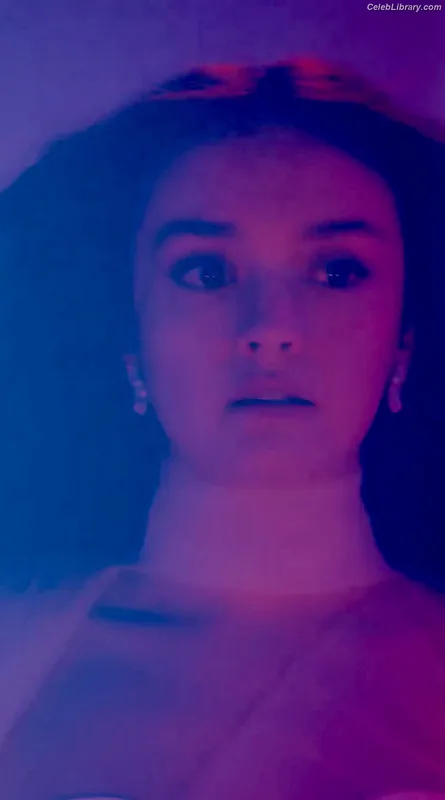 Olivia Cooke photo 11 of 601