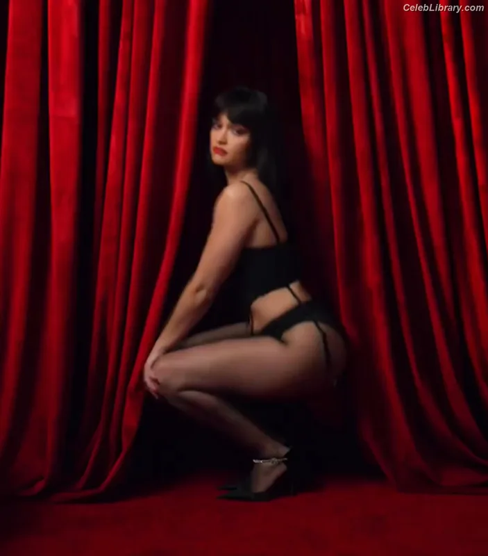 Olivia Cooke photo 19 of 601