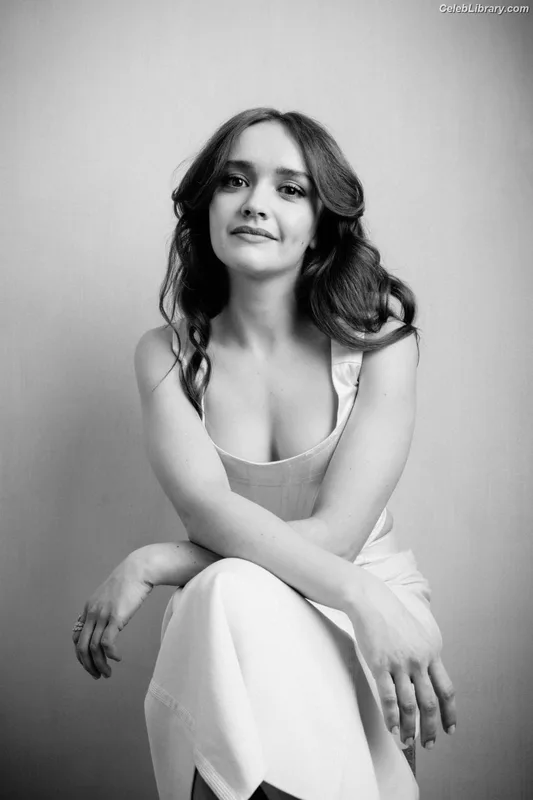 Olivia Cooke photo 9 of 601
