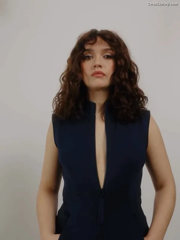 Olivia Cooke photo 8 of 601