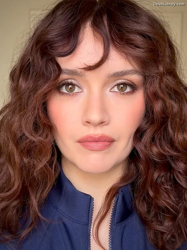 Olivia Cooke photo 10 of 601