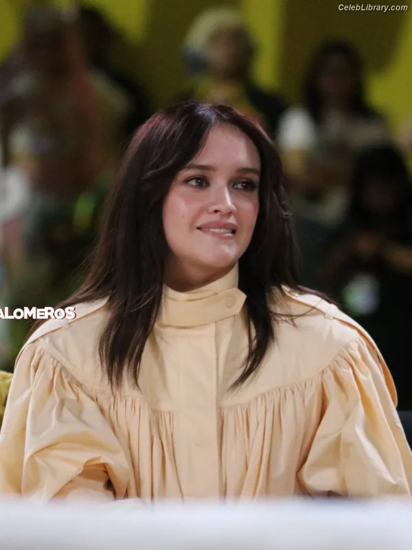 Olivia Cooke photo 14 of 601