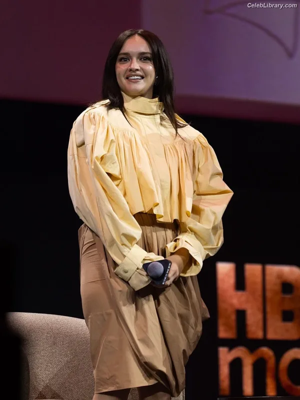 Olivia Cooke photo 15 of 601