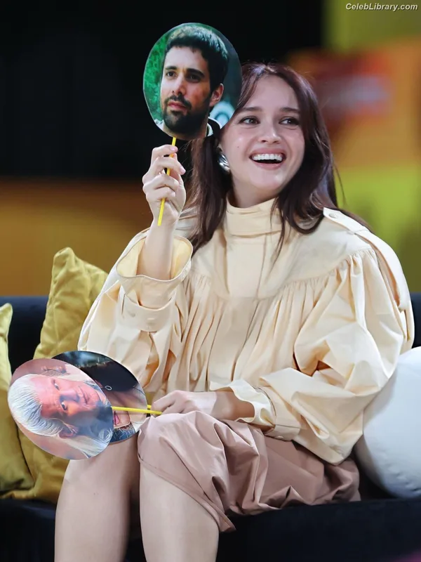 Olivia Cooke photo 5 of 601