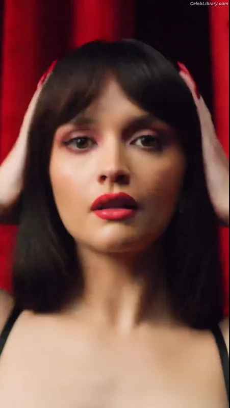 Olivia Cooke photo 18 of 601
