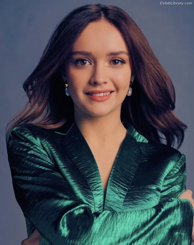 Olivia Cooke photo 21 of 601