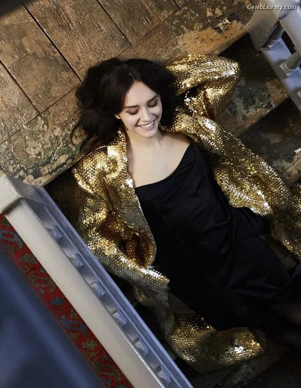 Olivia Cooke photo 23 of 601