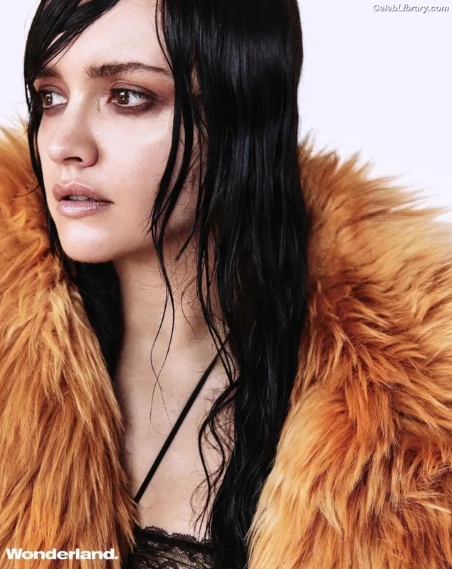 Olivia Cooke photo 2 of 601