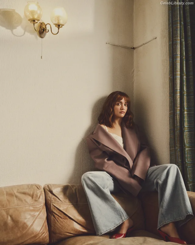 Olivia Cooke photo 4 of 601