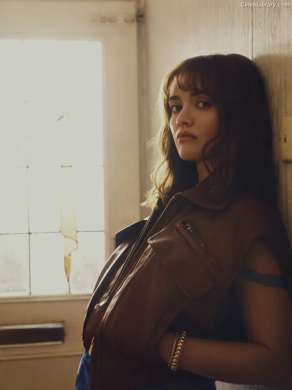 Olivia Cooke photo 6 of 601
