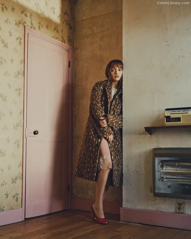 Olivia Cooke photo 10 of 601