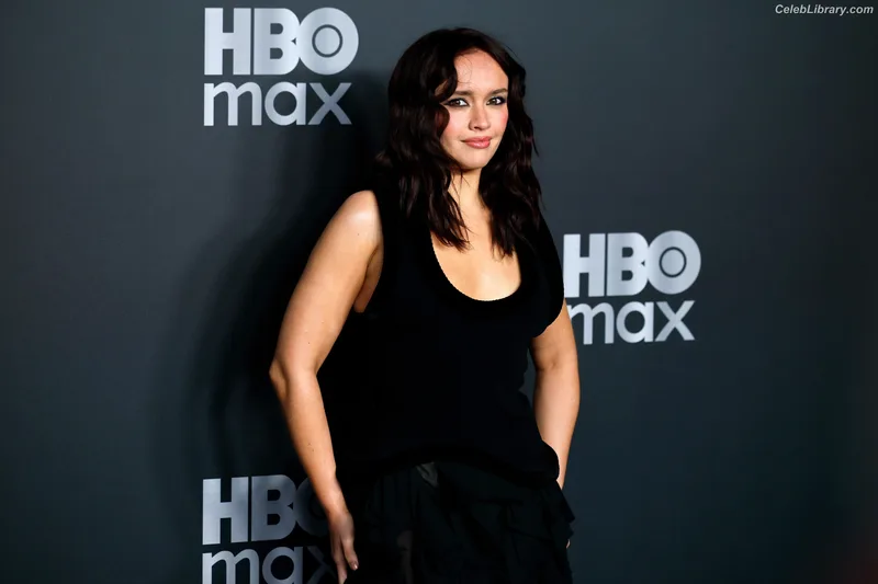 Olivia Cooke photo 18 of 601