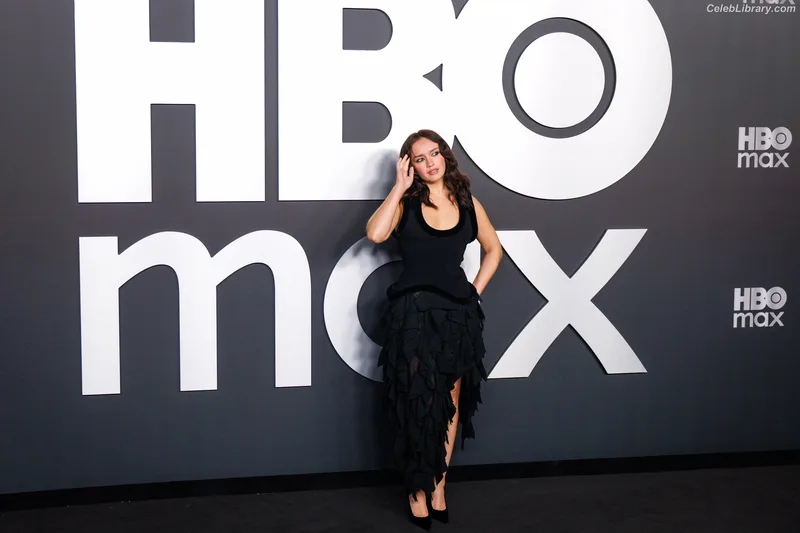 Olivia Cooke photo 5 of 601