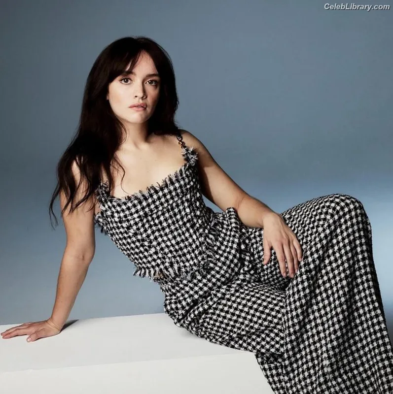 Olivia Cooke photo 18 of 601
