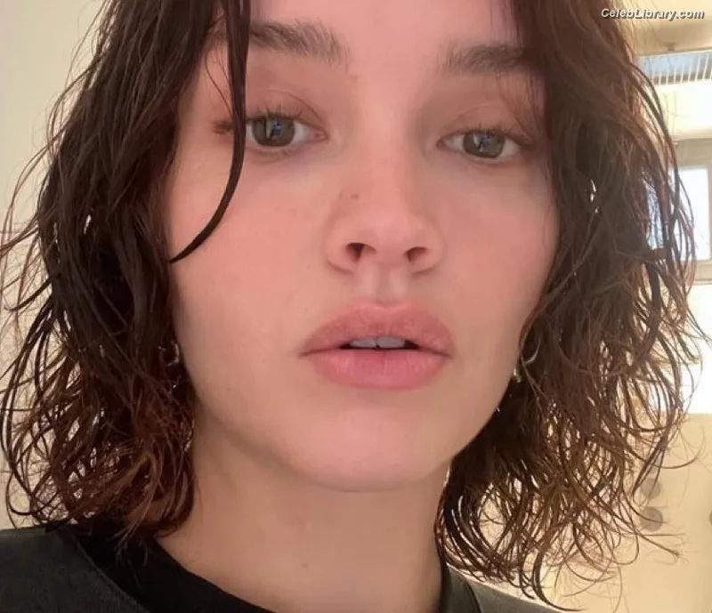 Olivia Cooke photo 13 of 601