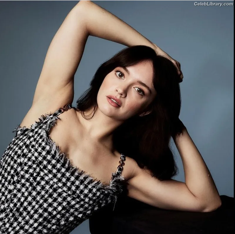 Olivia Cooke photo 15 of 601