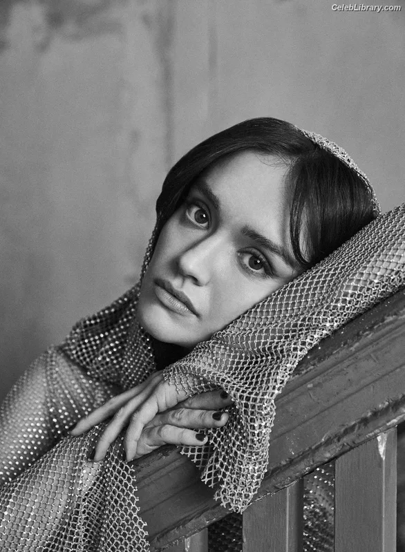 Olivia Cooke photo 15 of 601