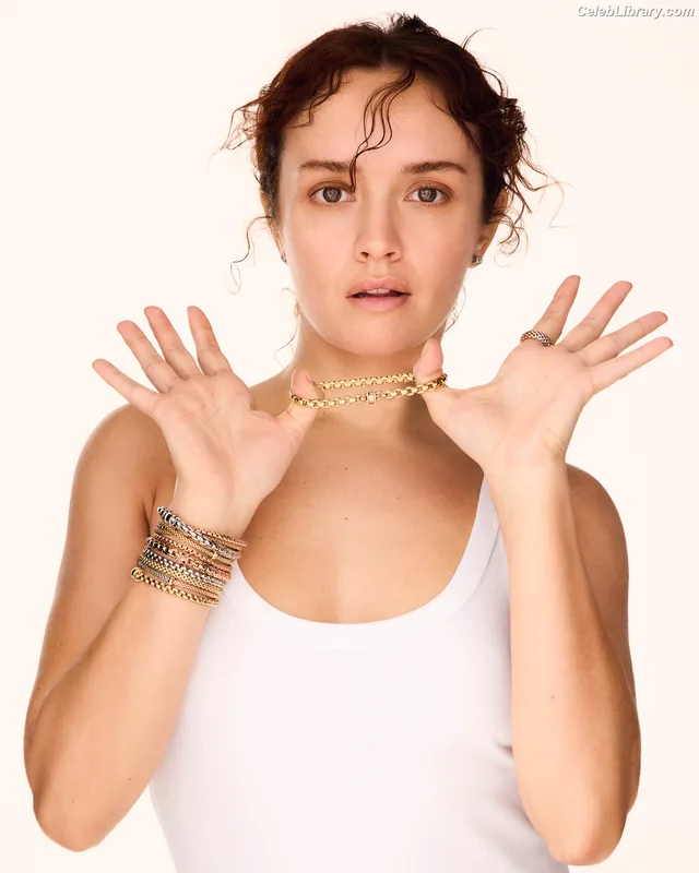 Olivia Cooke photo 23 of 601