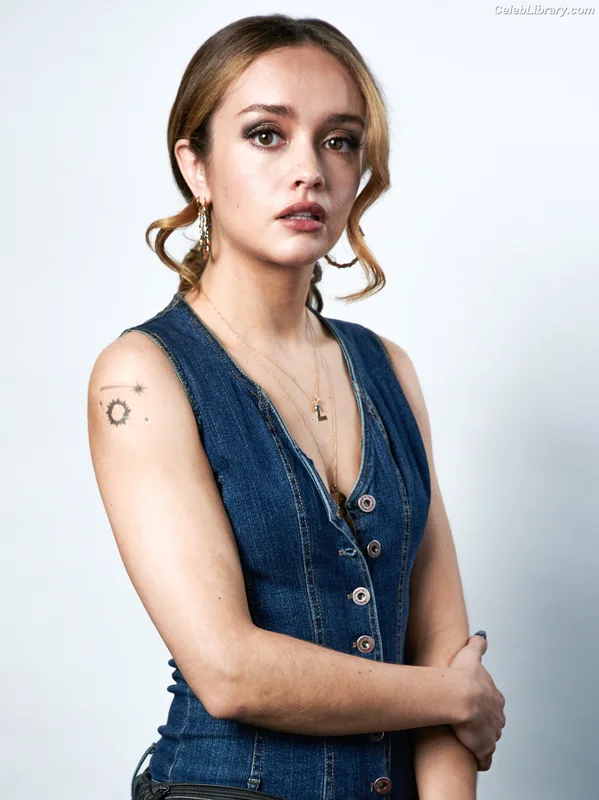Olivia Cooke photo 7 of 601
